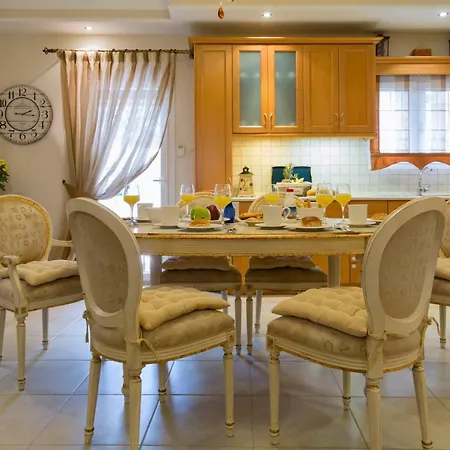 Maison Holiday home Alepou